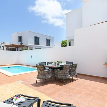 Icaro Piscina Climatizada Villa *