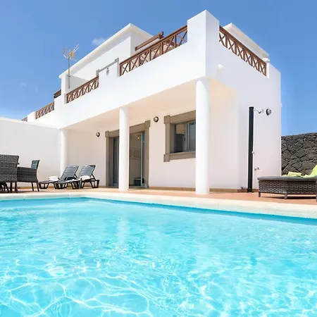 Icaro Piscina Climatizada Playa Blanca (Lanzarote)