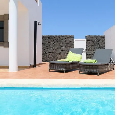 Icaro Piscina Climatizada Villa