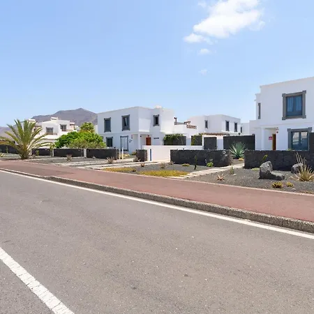 Icaro Piscina Climatizada Playa Blanca (Lanzarote)