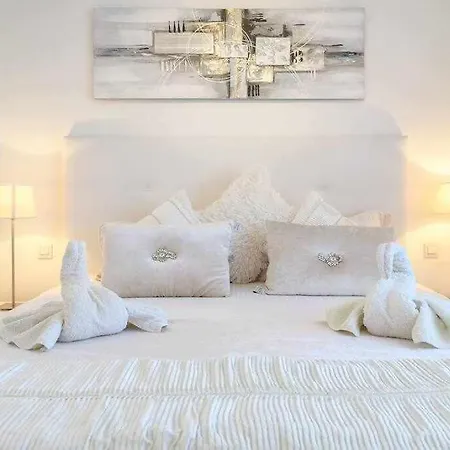 Icaro Piscina Climatizada Playa Blanca (Lanzarote)