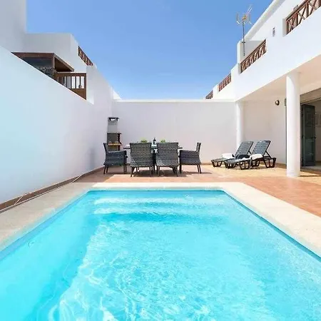 ícaro Piscina Climatizada Villa *