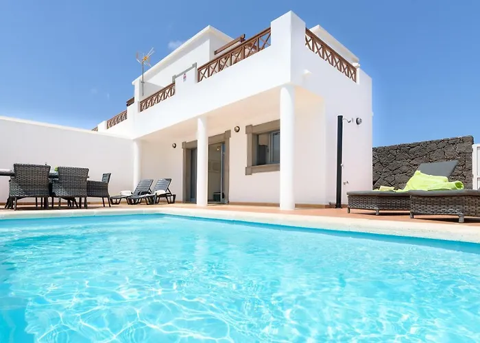 Icaro Piscina Climatizada Playa Blanca (Lanzarote)