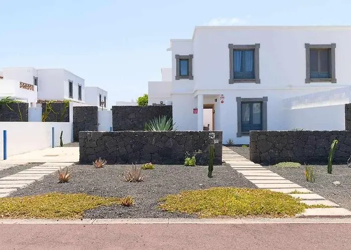 Icaro Piscina Climatizada * Playa Blanca (Lanzarote)