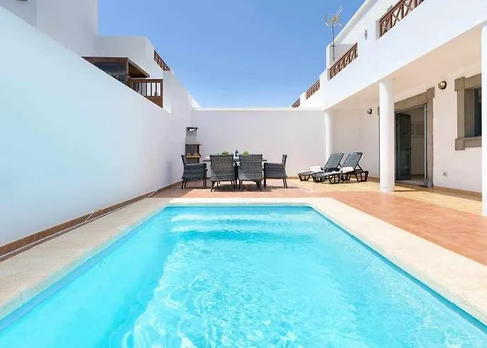 Icaro Piscina Climatizada Villa *